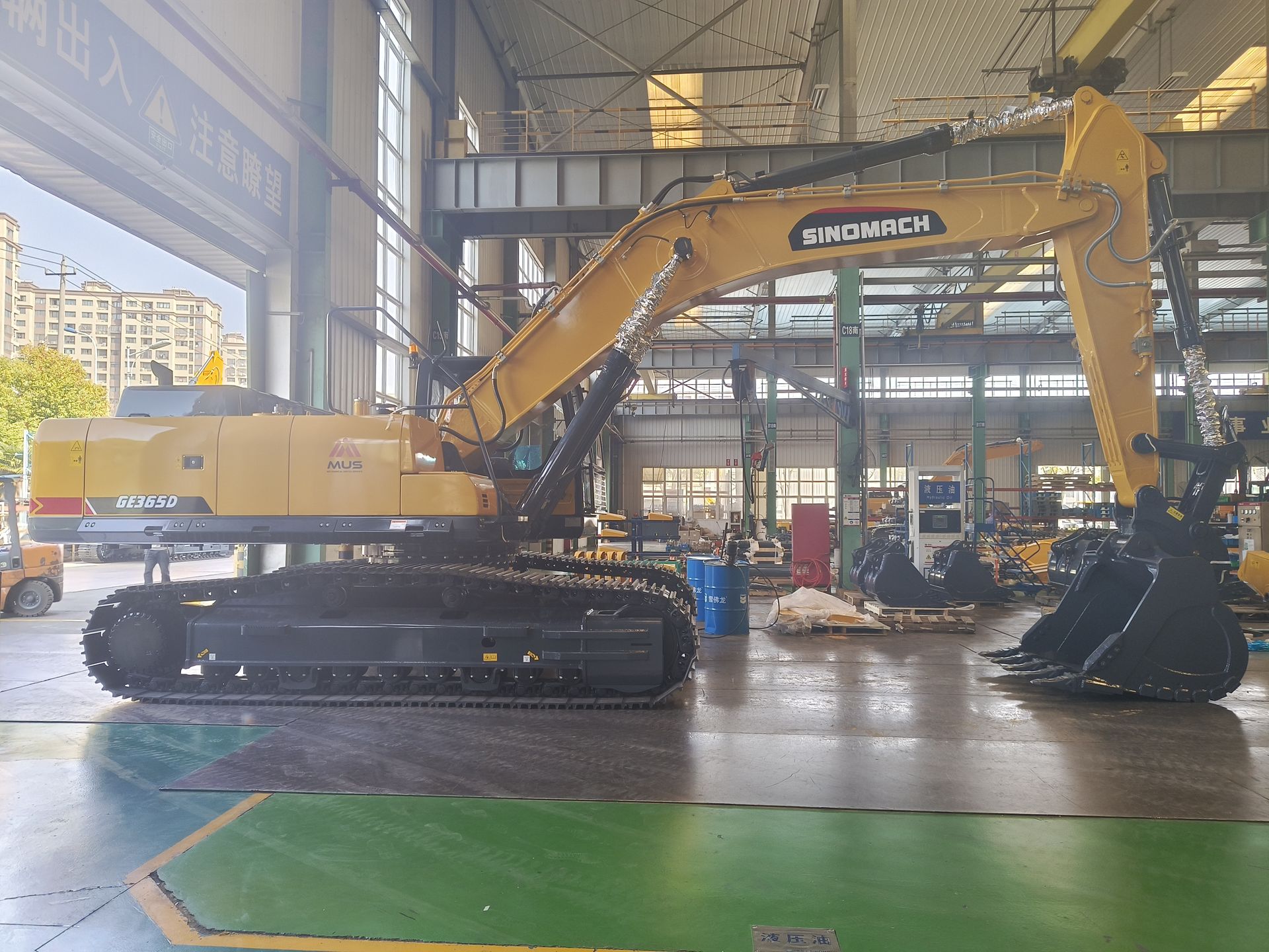 Экскаватор SINOMACH GE365D